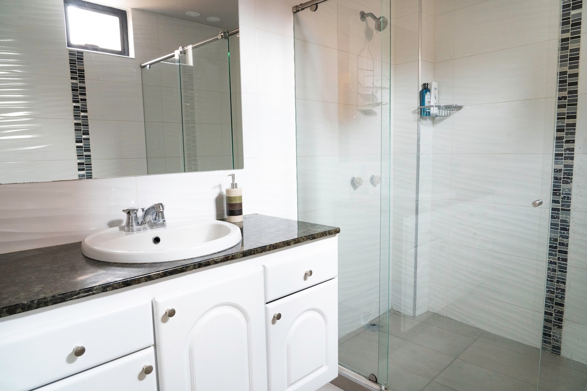 Air Conditioning/500 MB Internet/4 bed/3 bath - Photo 17